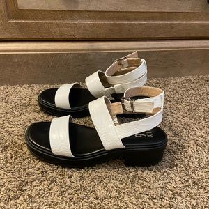 Mix No.6 Petrova Sandal